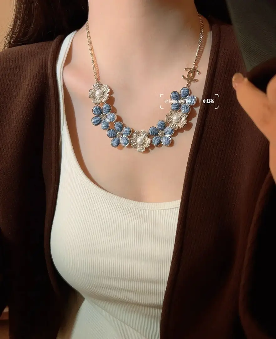 47.18$  Chanel    4917-M gallery