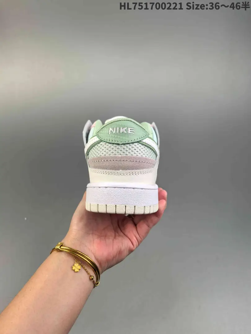 51.99$   nike    4805-M gallery