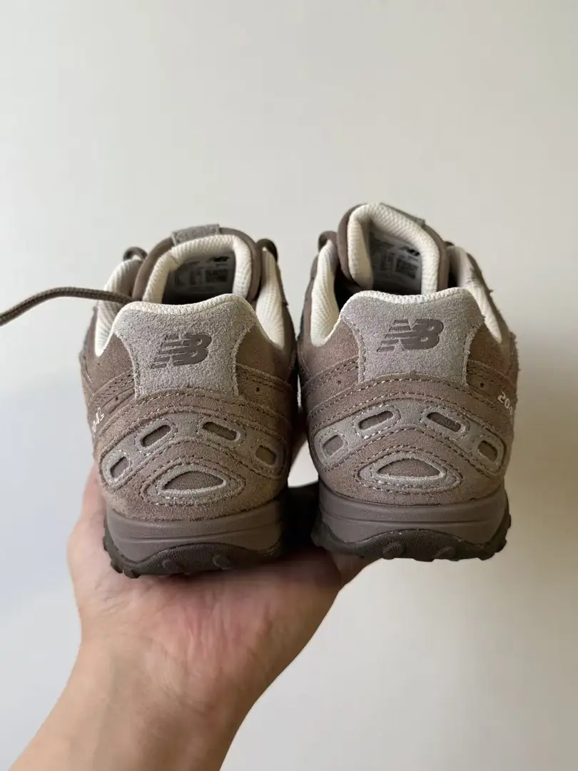 69$  New Balance 204L   4843-M gallery