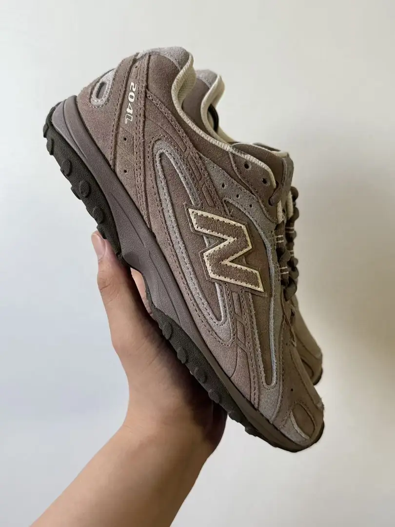 69$  New Balance 204L   4843-M gallery