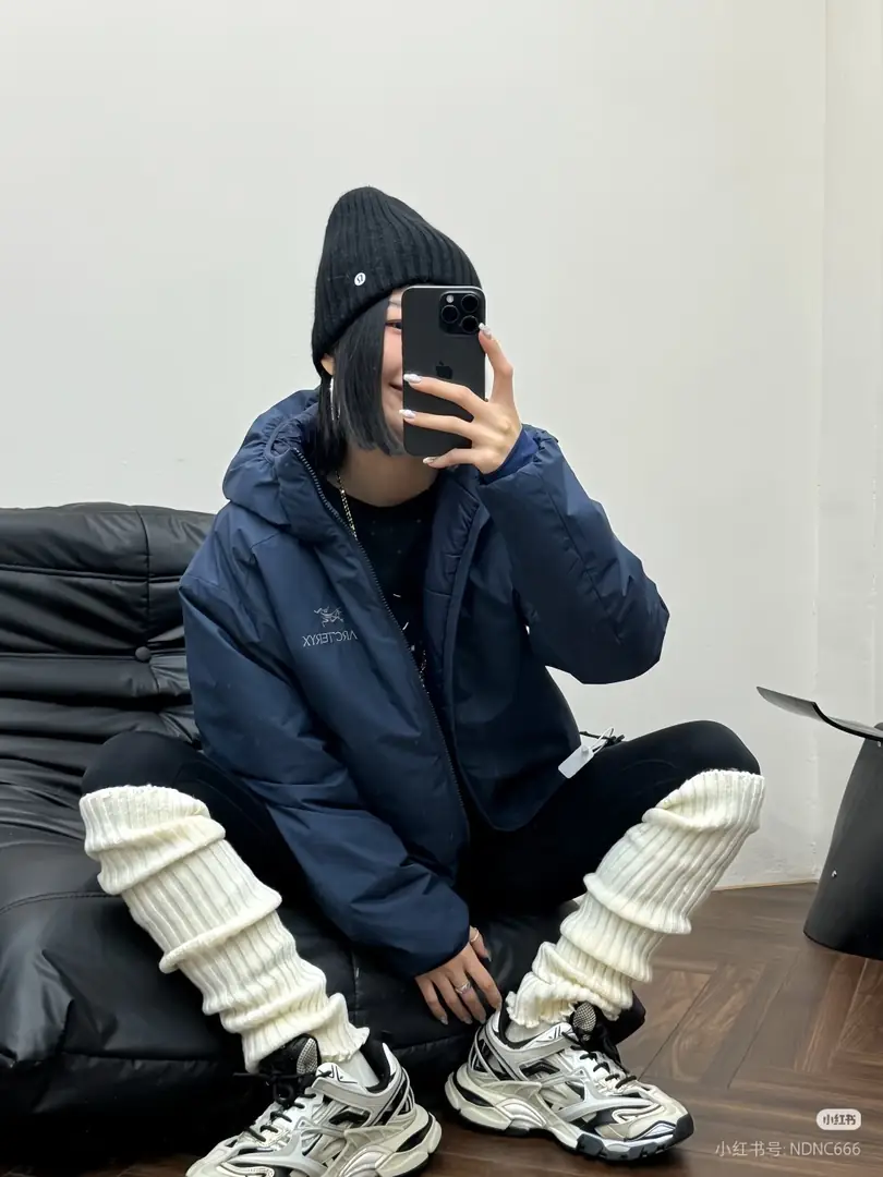 Atongmu 77.56$    4854-M gallery