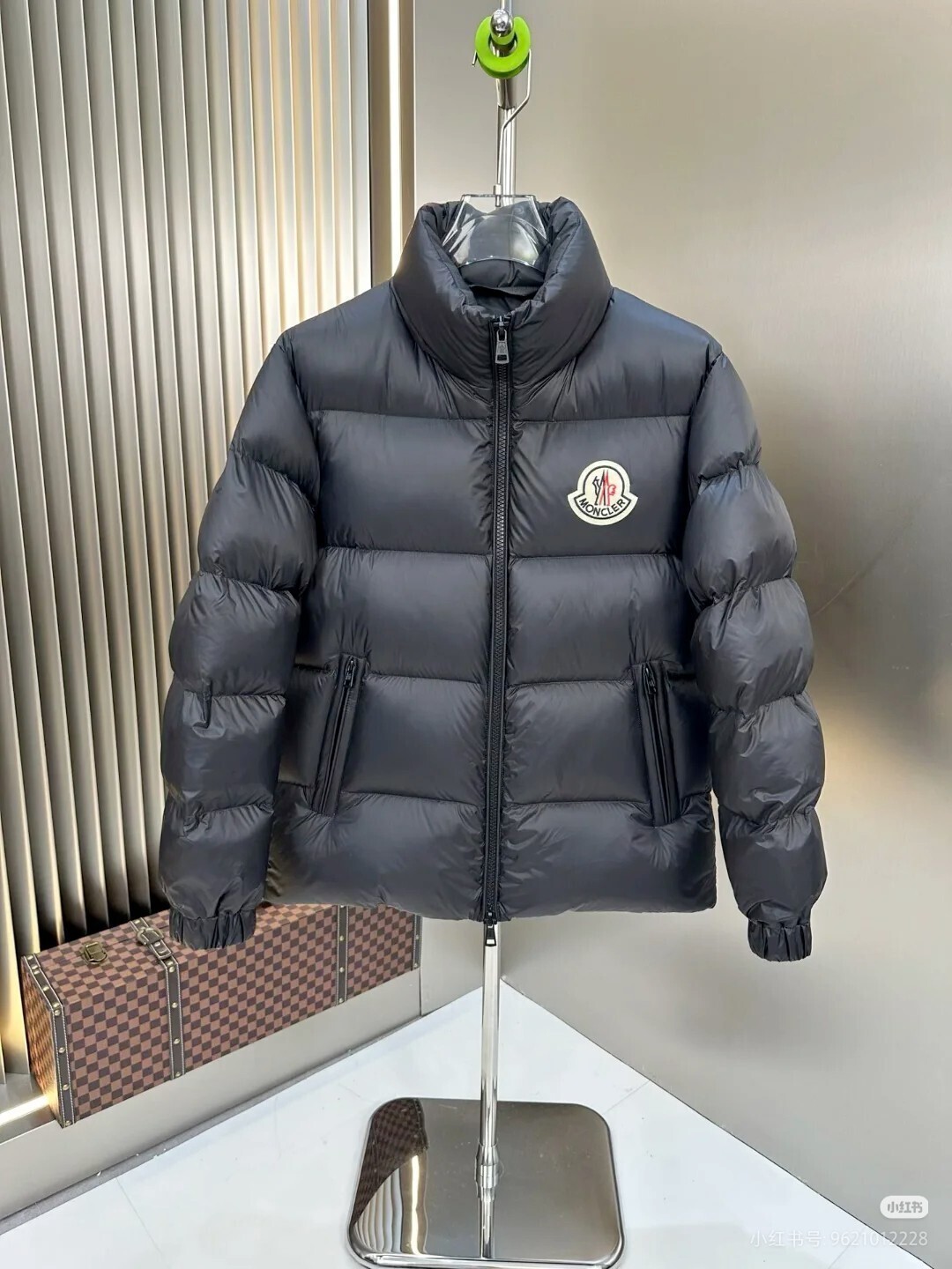 moncler 90.46$    4853-M gallery