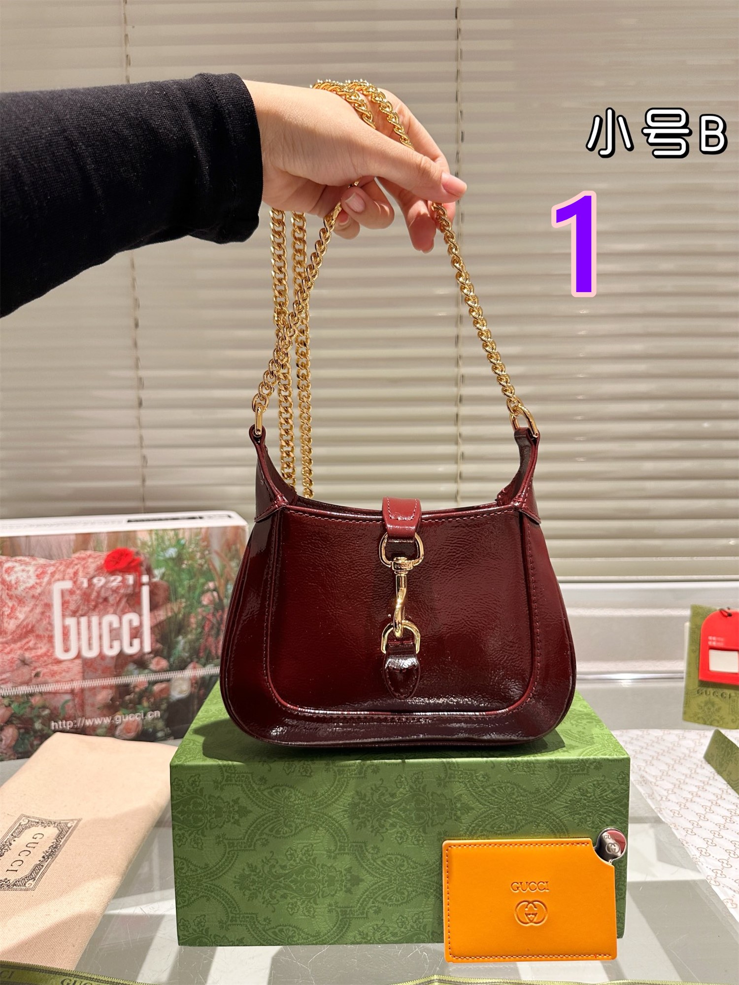 L0394-GUCCI-540-75.5$ gallery