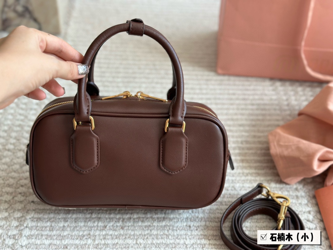 L0486-545-76.2$-MIUMIU-500 gallery