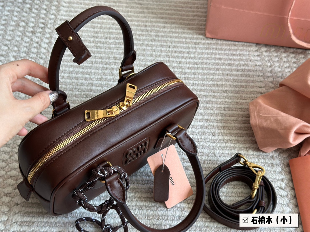 L0486-545-76.2$-MIUMIU-500 gallery