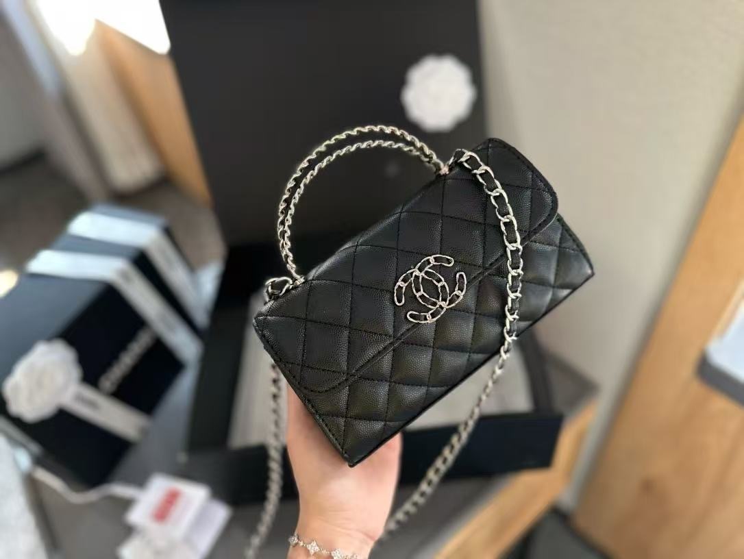 L0500-485-67.8＄-CHANEL-64 gallery