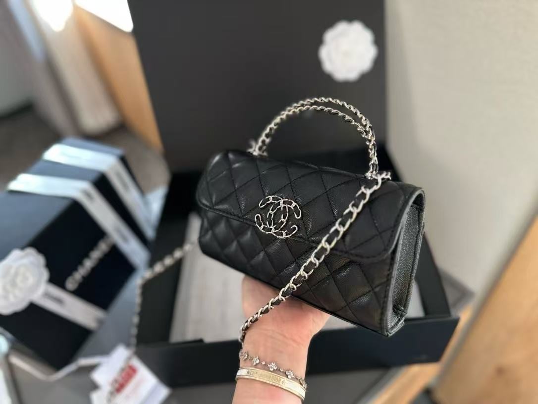 L0500-485-67.8＄-CHANEL-64 gallery