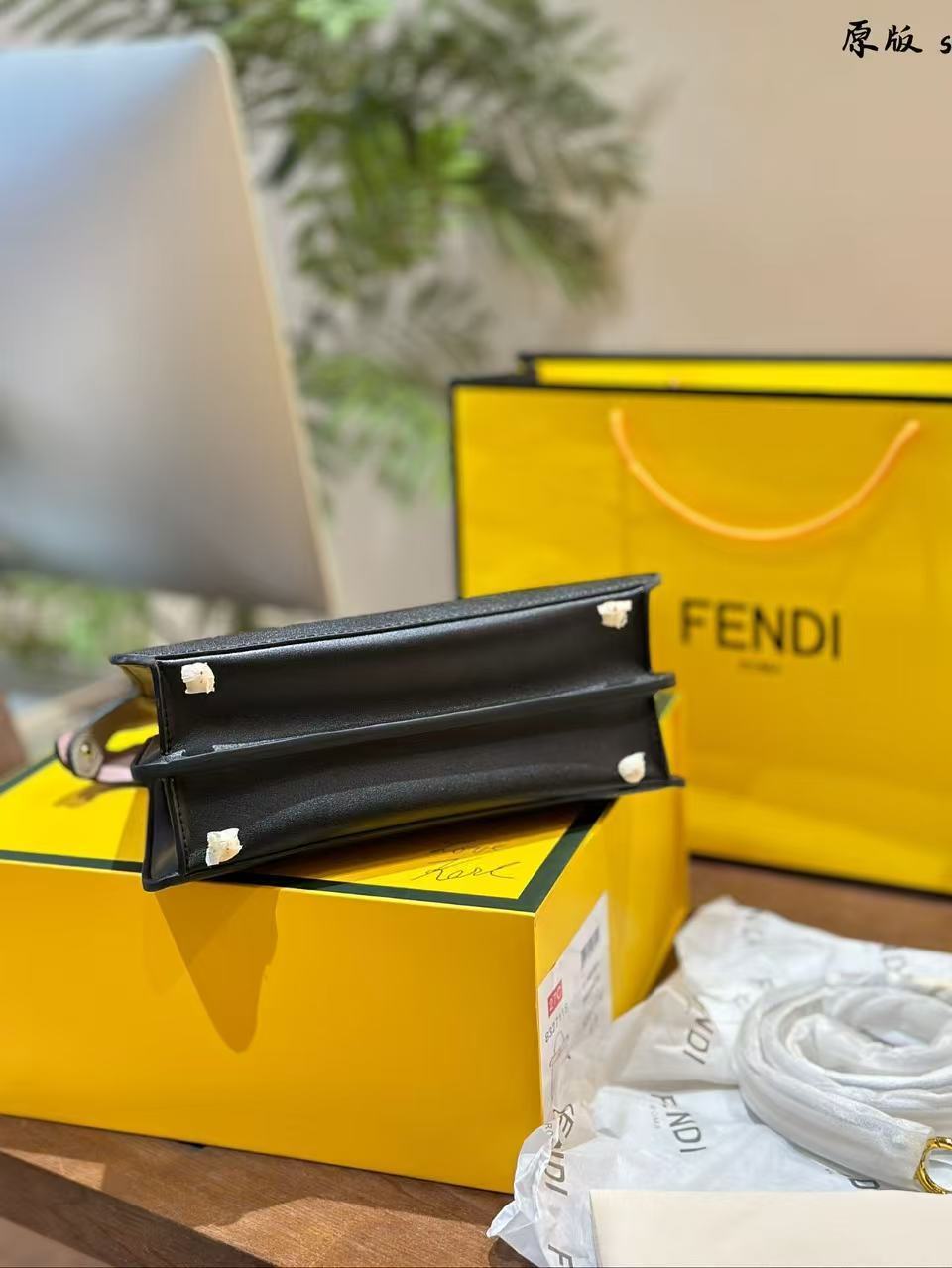 L0503-650-91$-FENDI-580 gallery