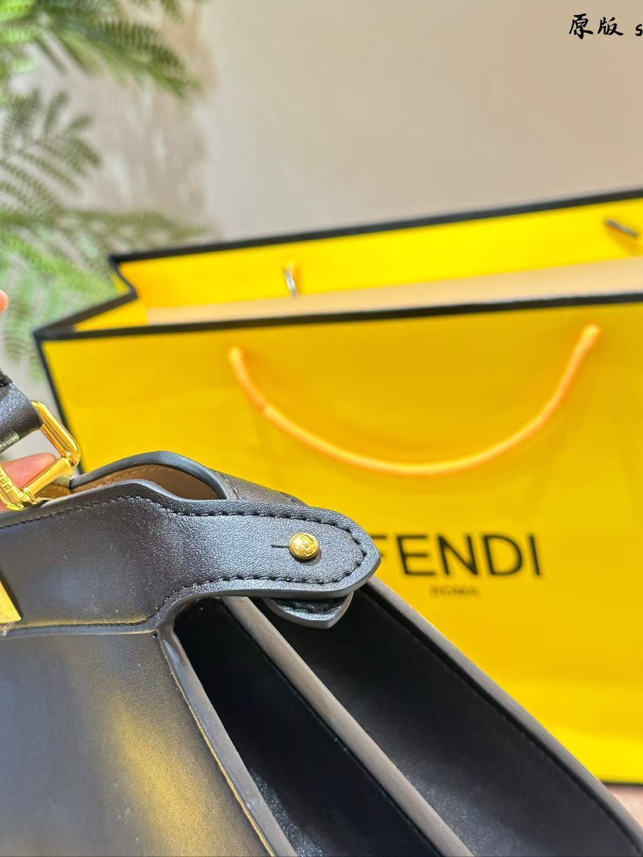 L0503-650-91$-FENDI-580 gallery