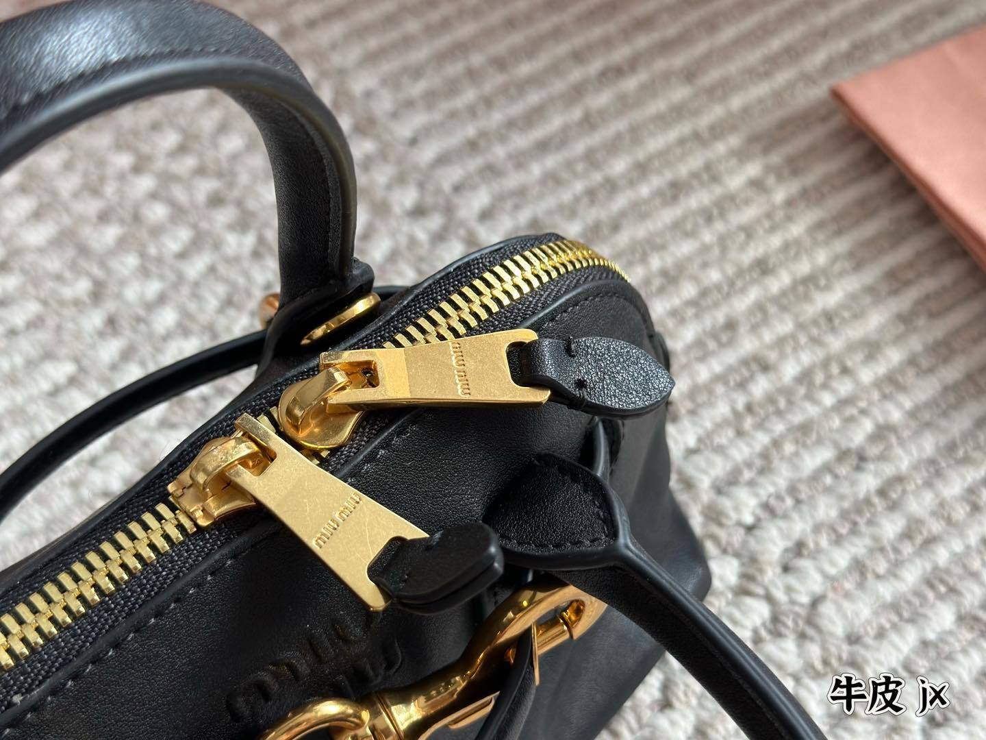 L0510-680-95$-MIUMIU-580 gallery