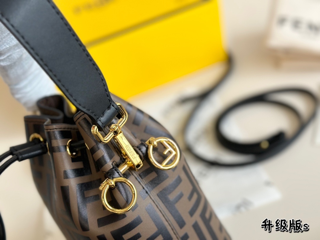 L0529-459-64.1$-FENDI-425 gallery