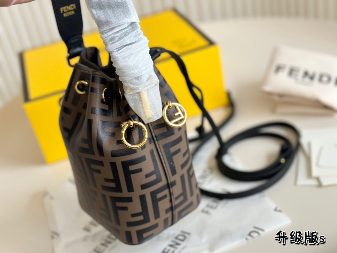 L0529-459-64.1$-FENDI-425 gallery