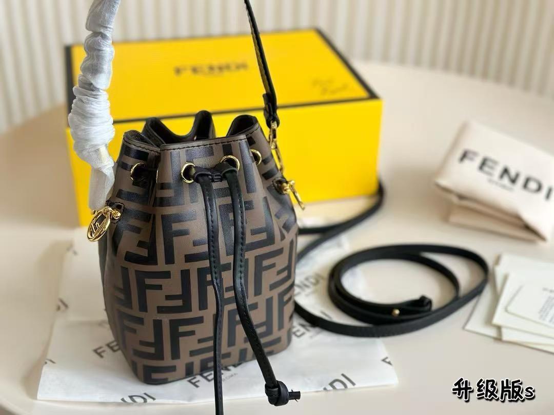 L0529-459-64.1$-FENDI-425 gallery