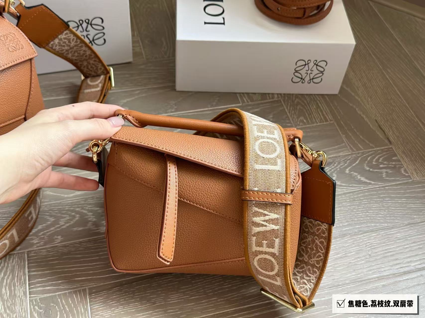 L0544-699-97.6$-Loewe gallery