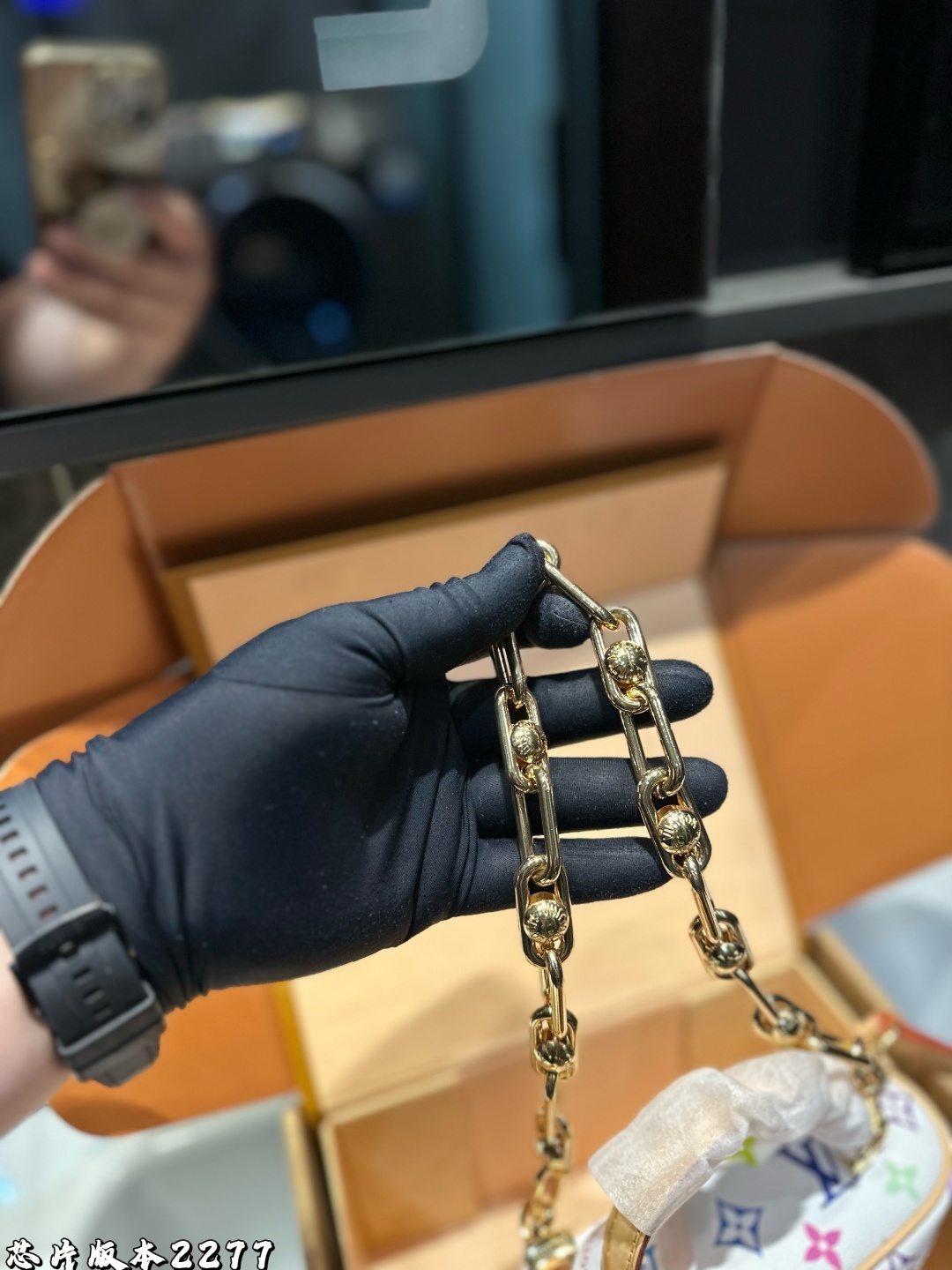 L0550-500-69.9$-LV gallery