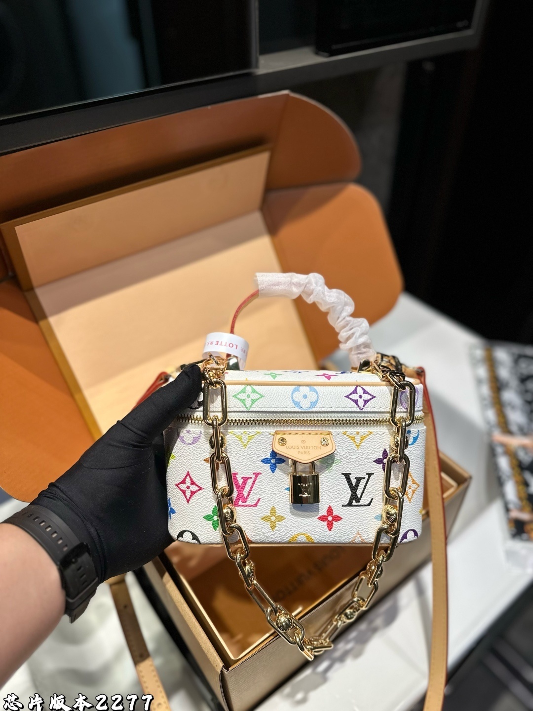 L0550-500-69.9$-LV gallery