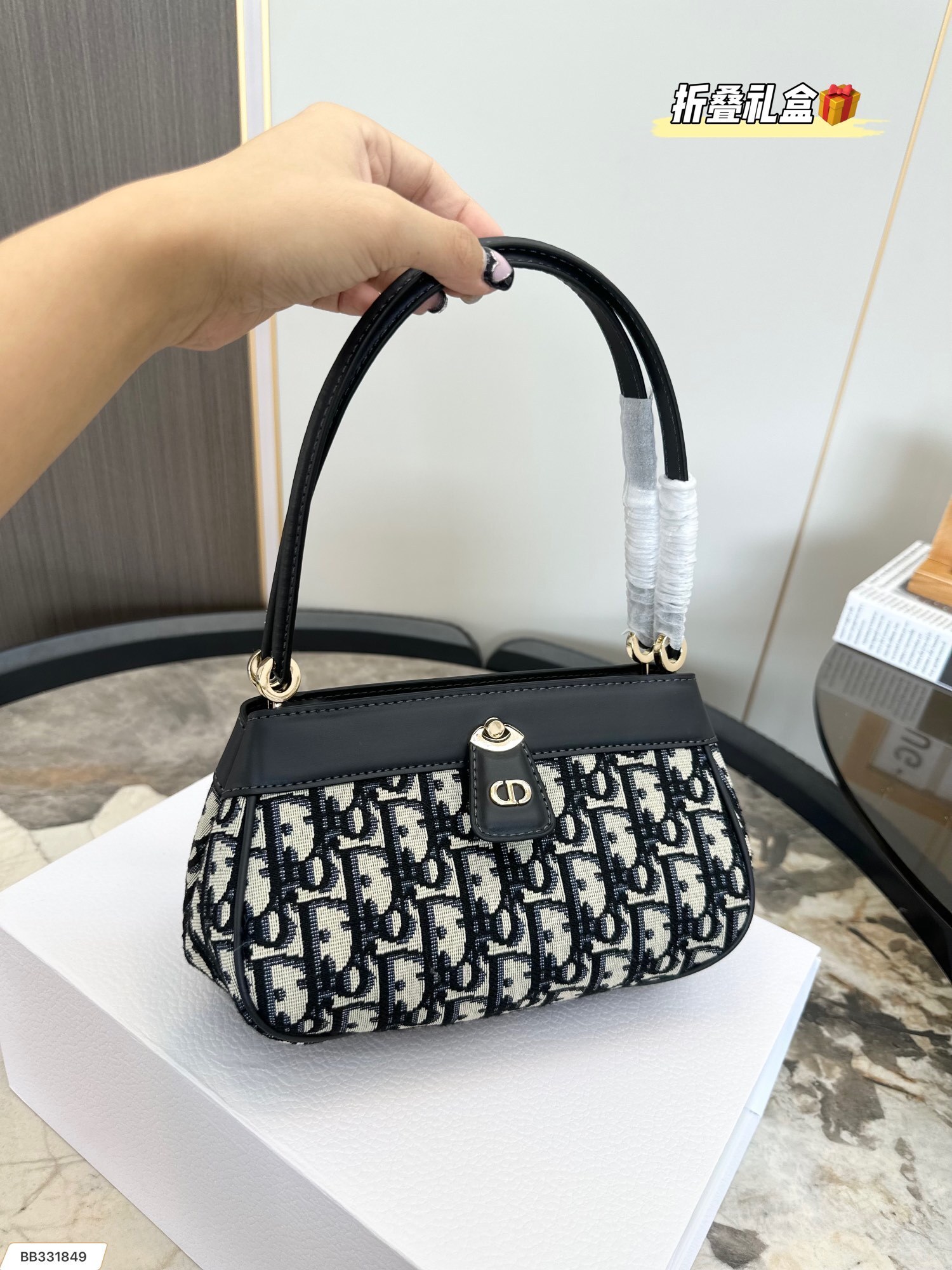 L0553-490-68.5$-DIOR gallery