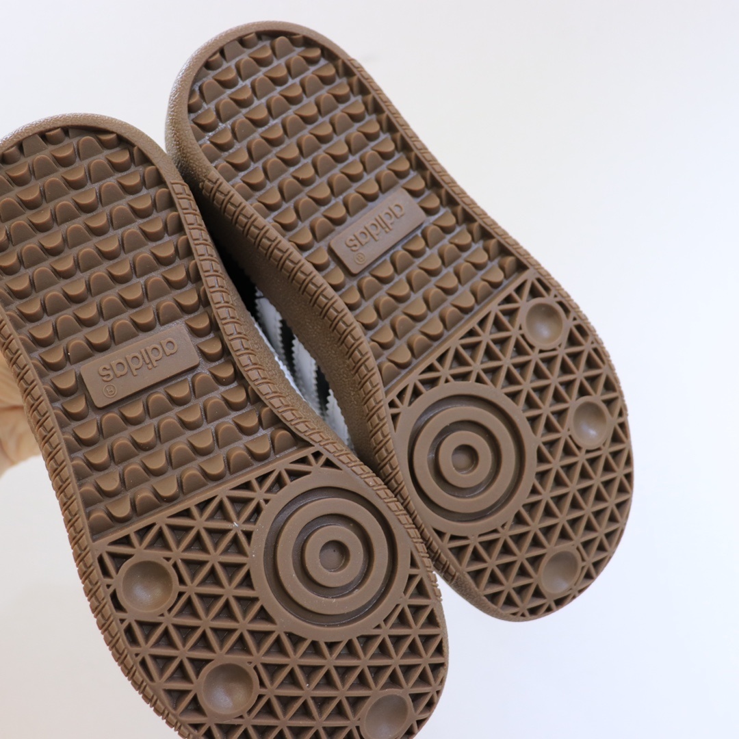 L0562-329-45.6$-Adidas gallery