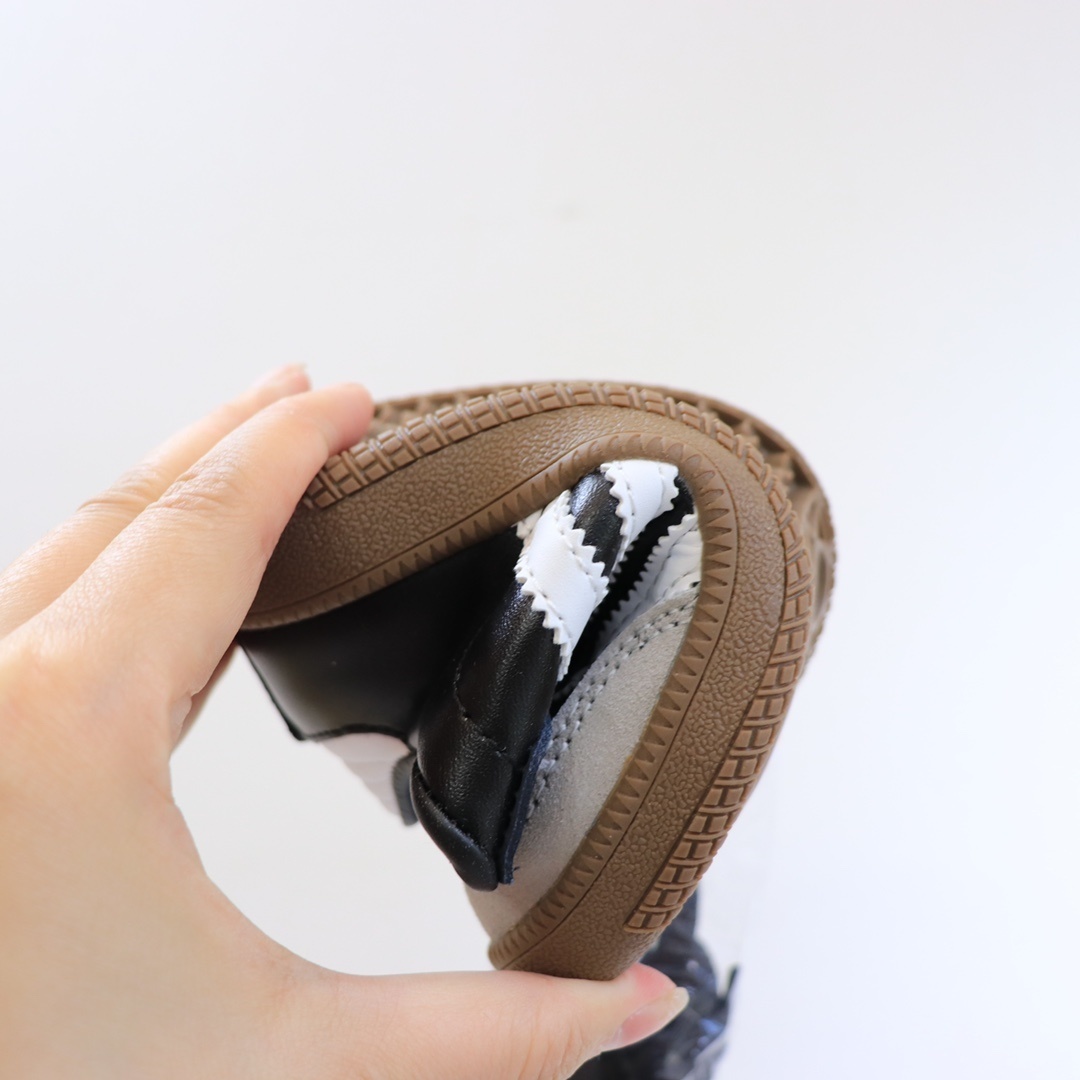 L0562-329-45.6$-Adidas gallery