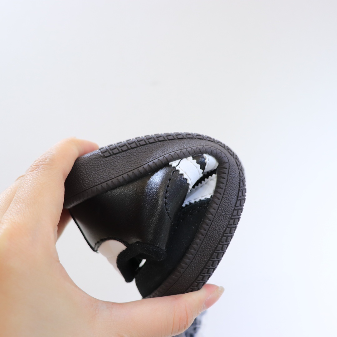 L0562-329-45.6$-Adidas gallery