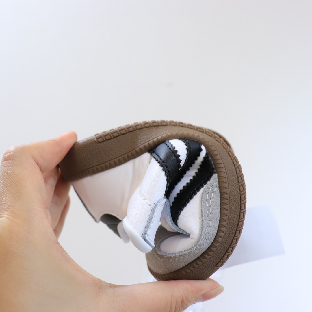 L0562-329-45.6$-Adidas gallery