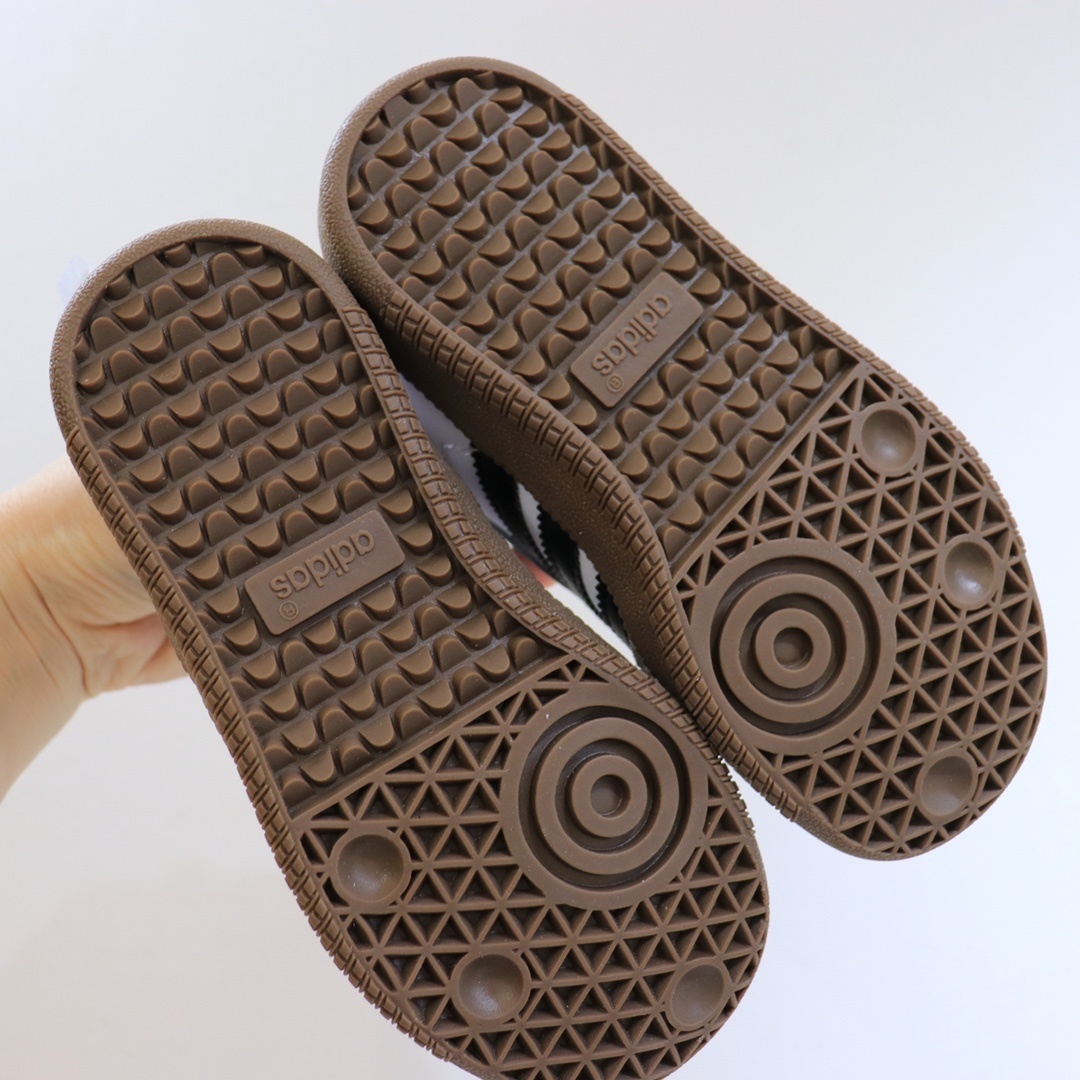 L0562-329-45.6$-Adidas gallery