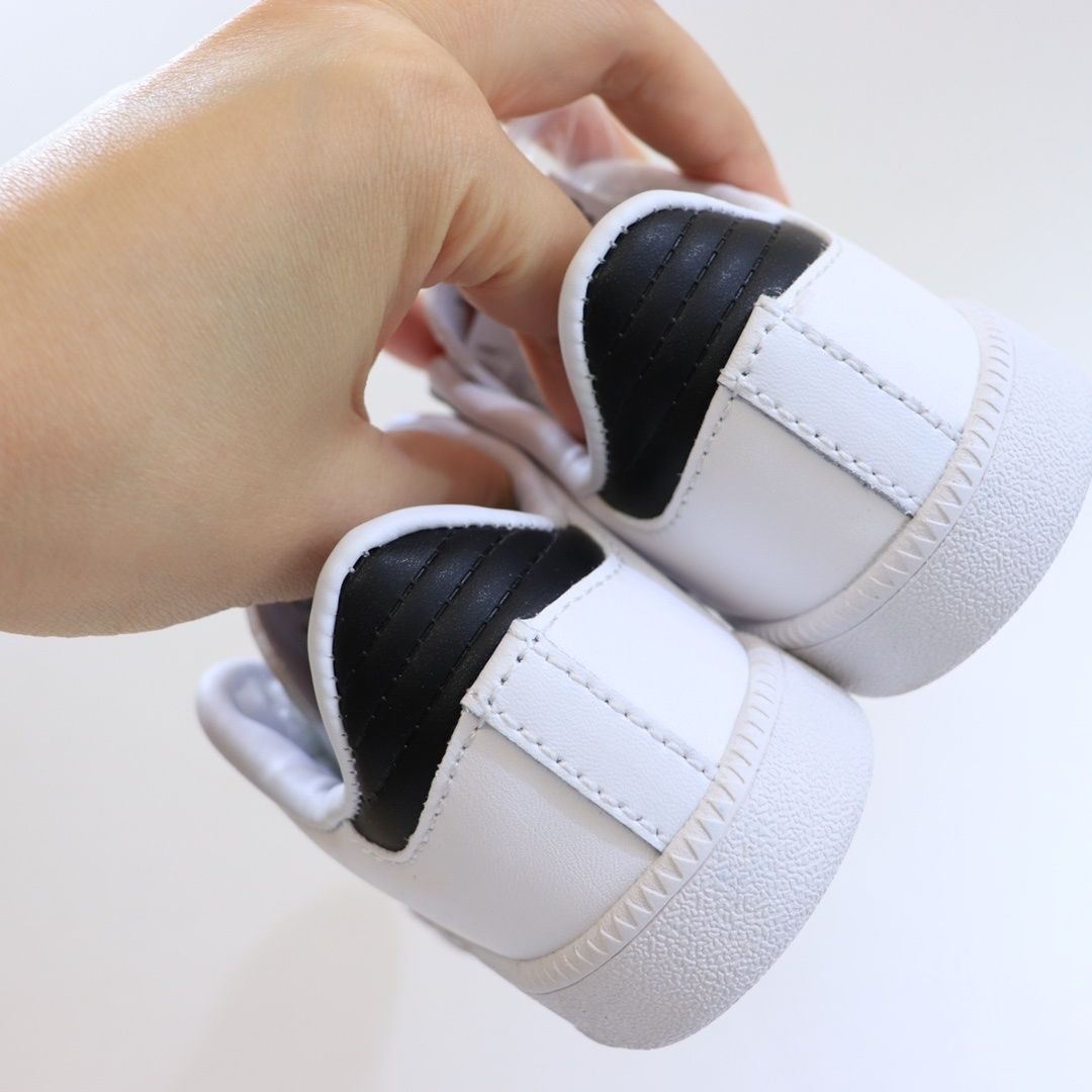 L0562-329-45.6$-Adidas gallery