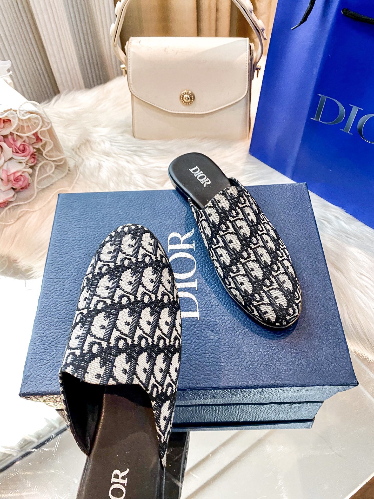 L0570-419-58.6$-DIOR gallery