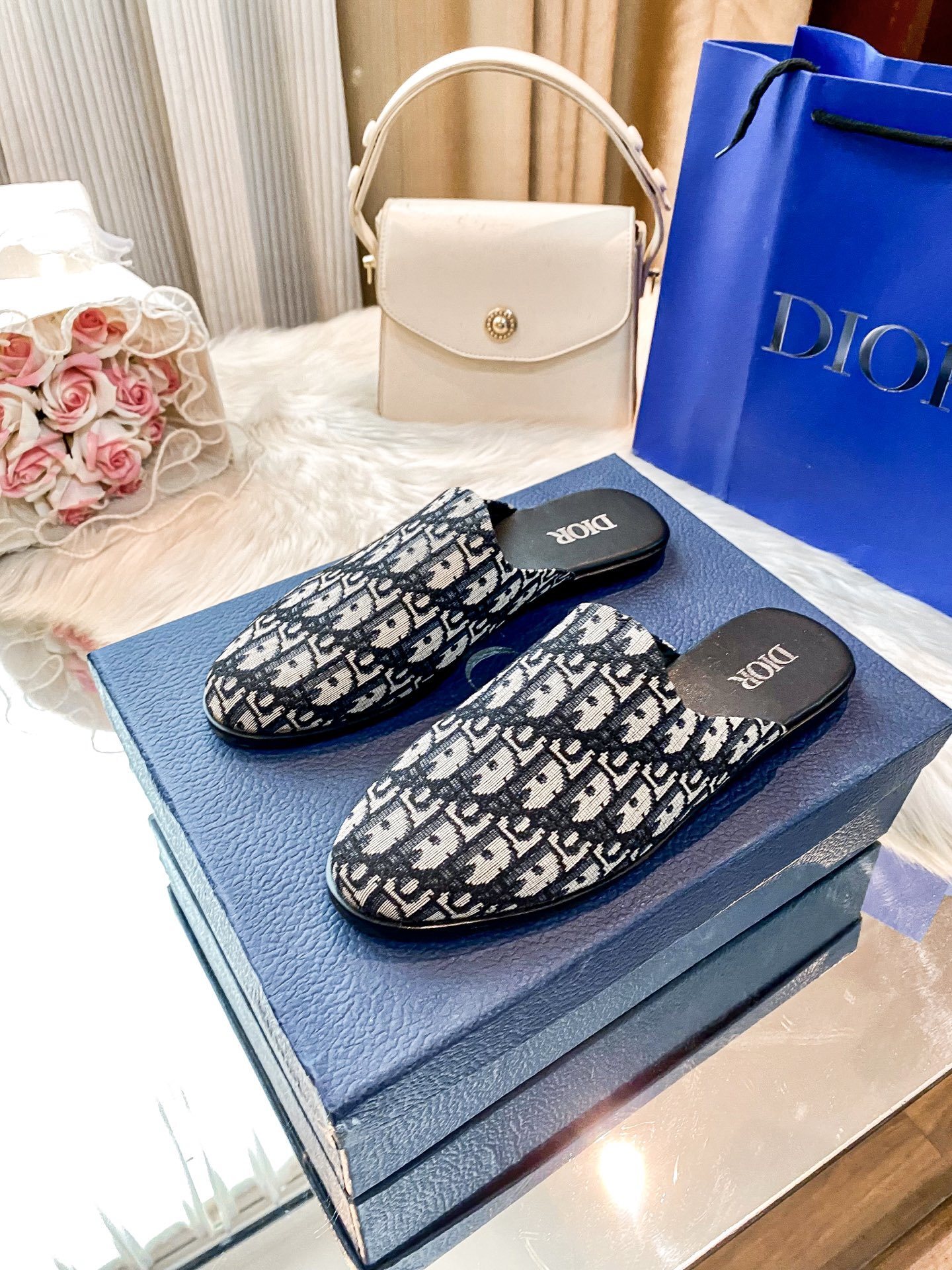 L0570-419-58.6$-DIOR gallery