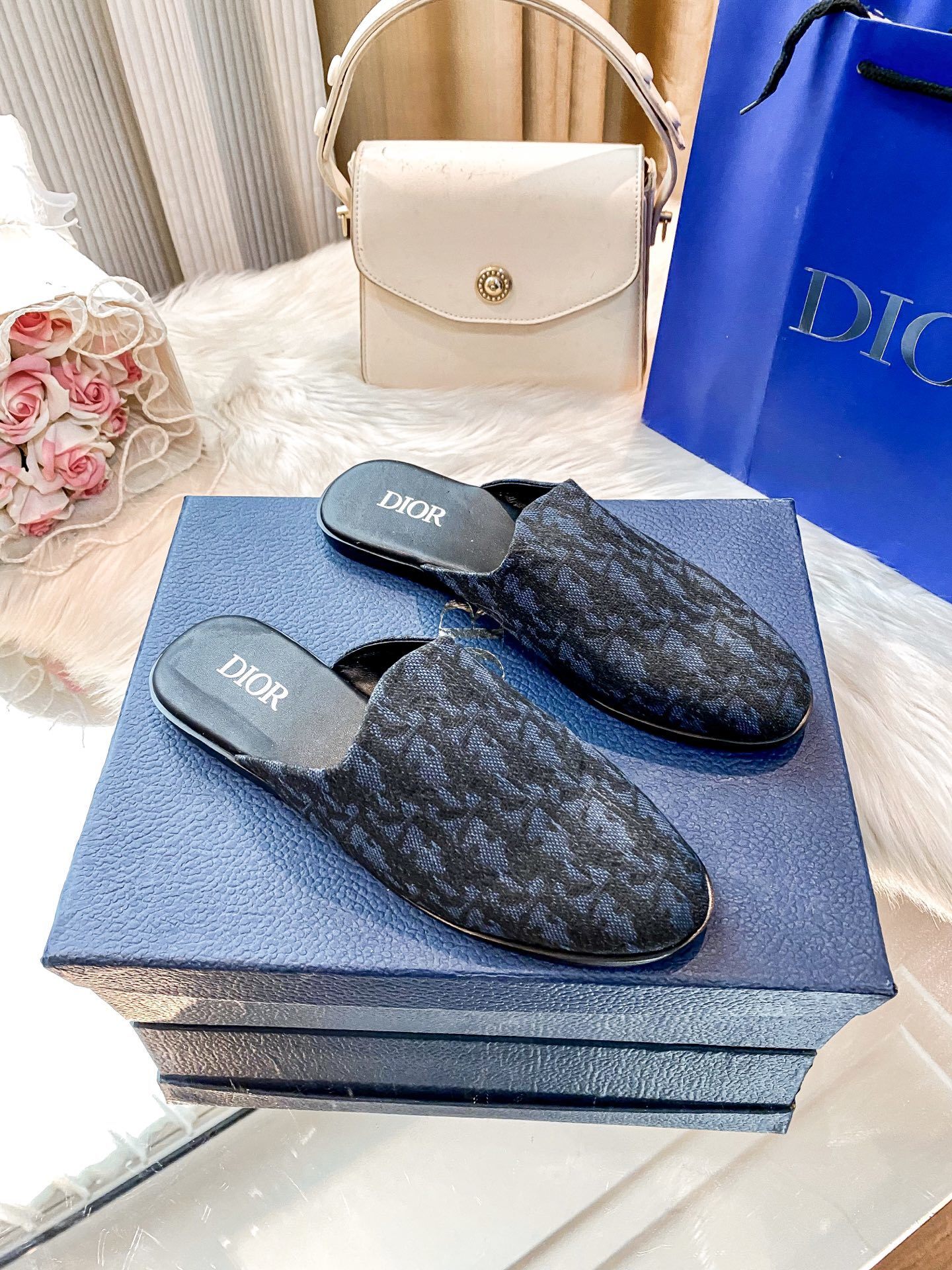 L0570-419-58.6$-DIOR gallery