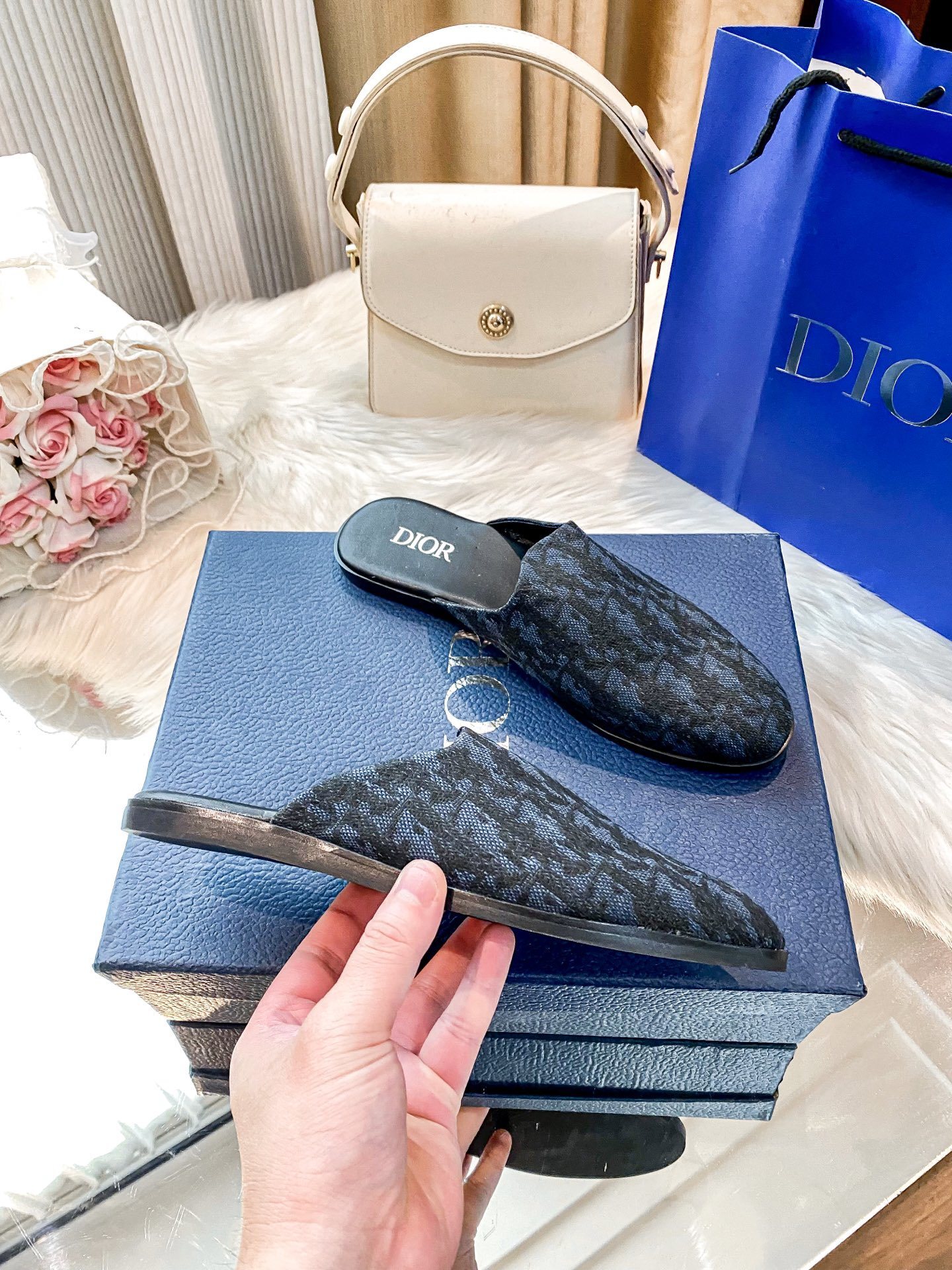 L0570-419-58.6$-DIOR gallery