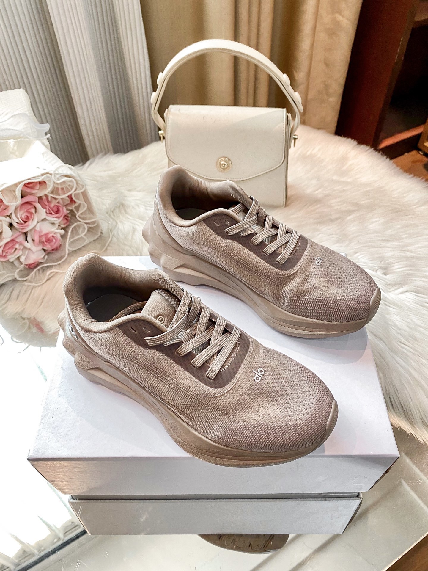 L0571-530-74$-QLQ gallery