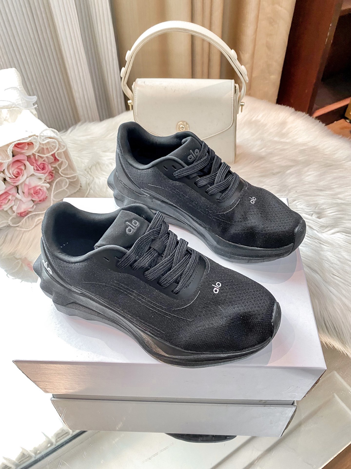 L0571-530-74$-QLQ gallery