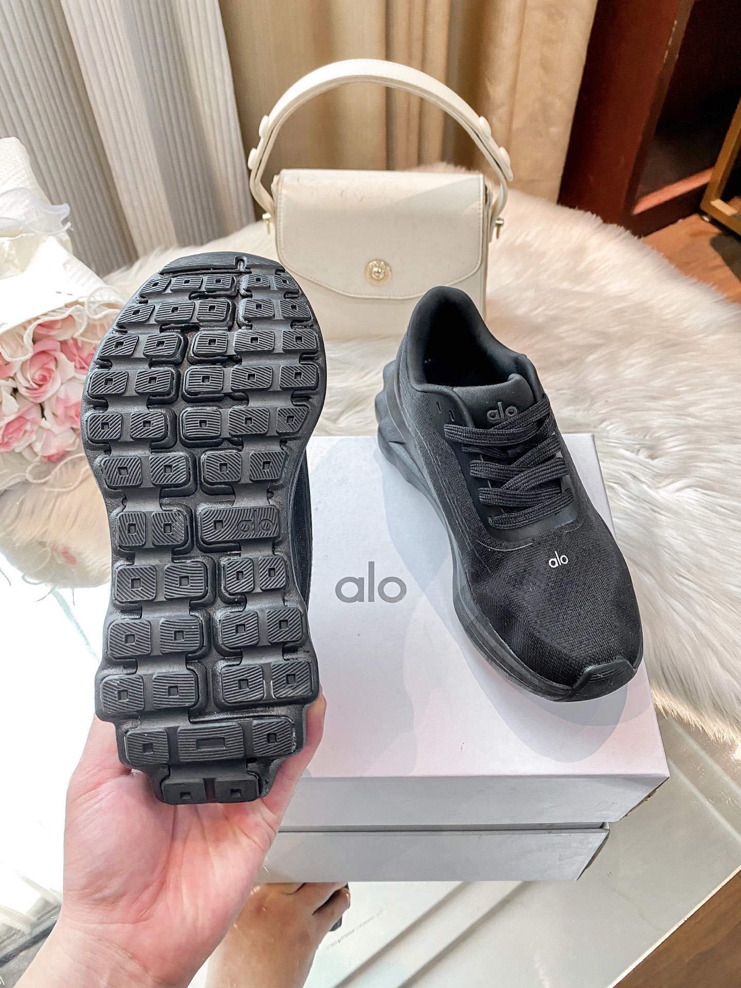 L0571-530-74$-QLQ gallery