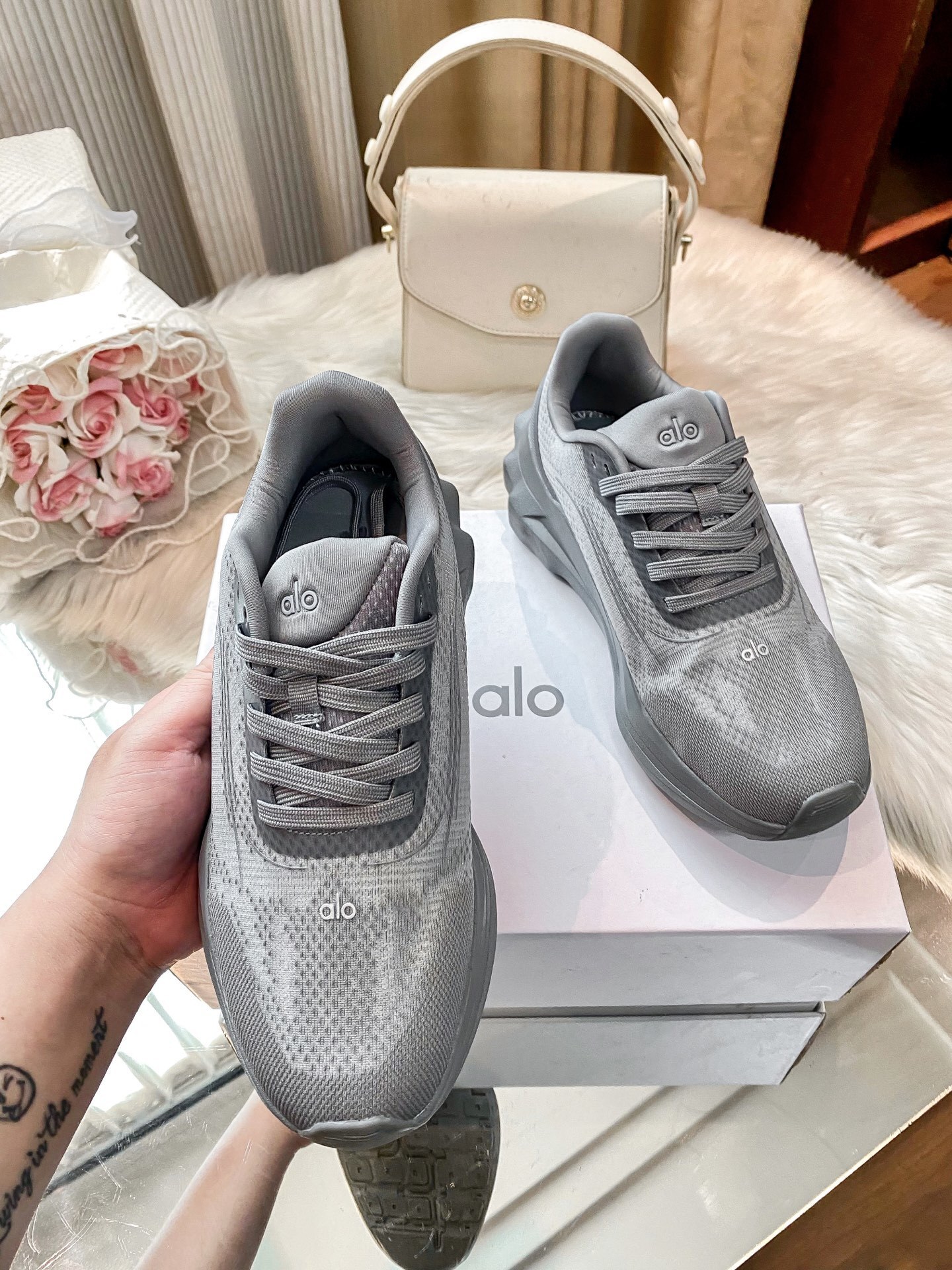 L0571-530-74$-QLQ gallery