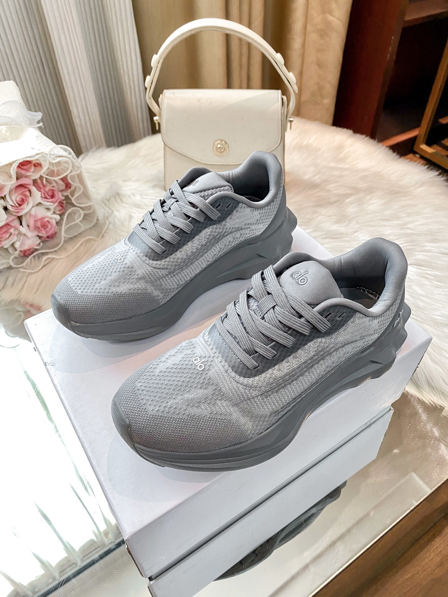 L0571-530-74$-QLQ gallery