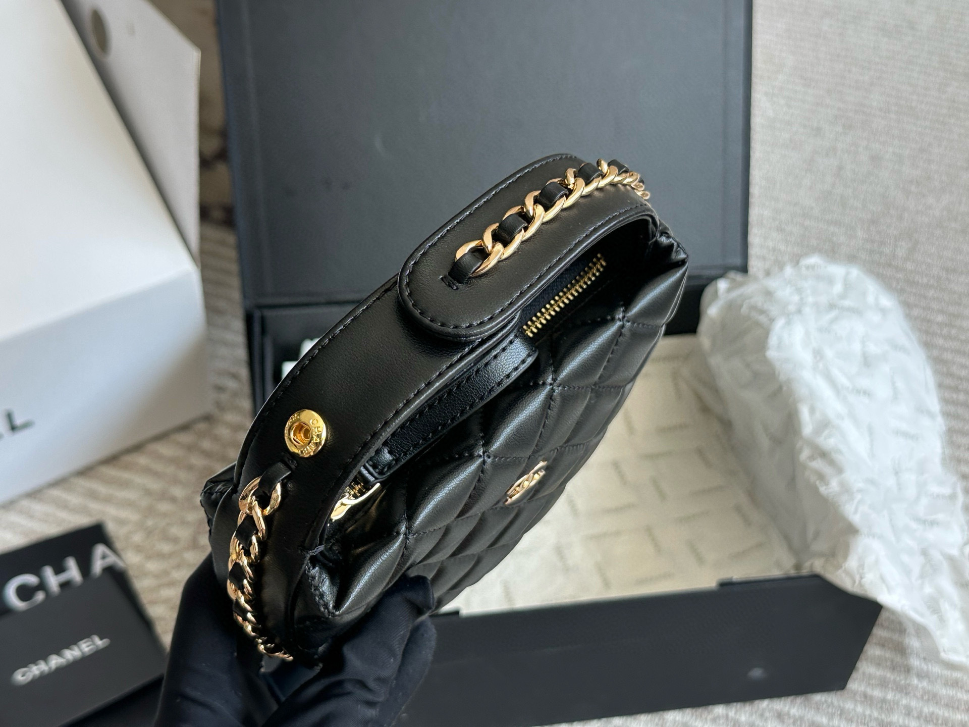 L0572-459-64$-CHANEL gallery