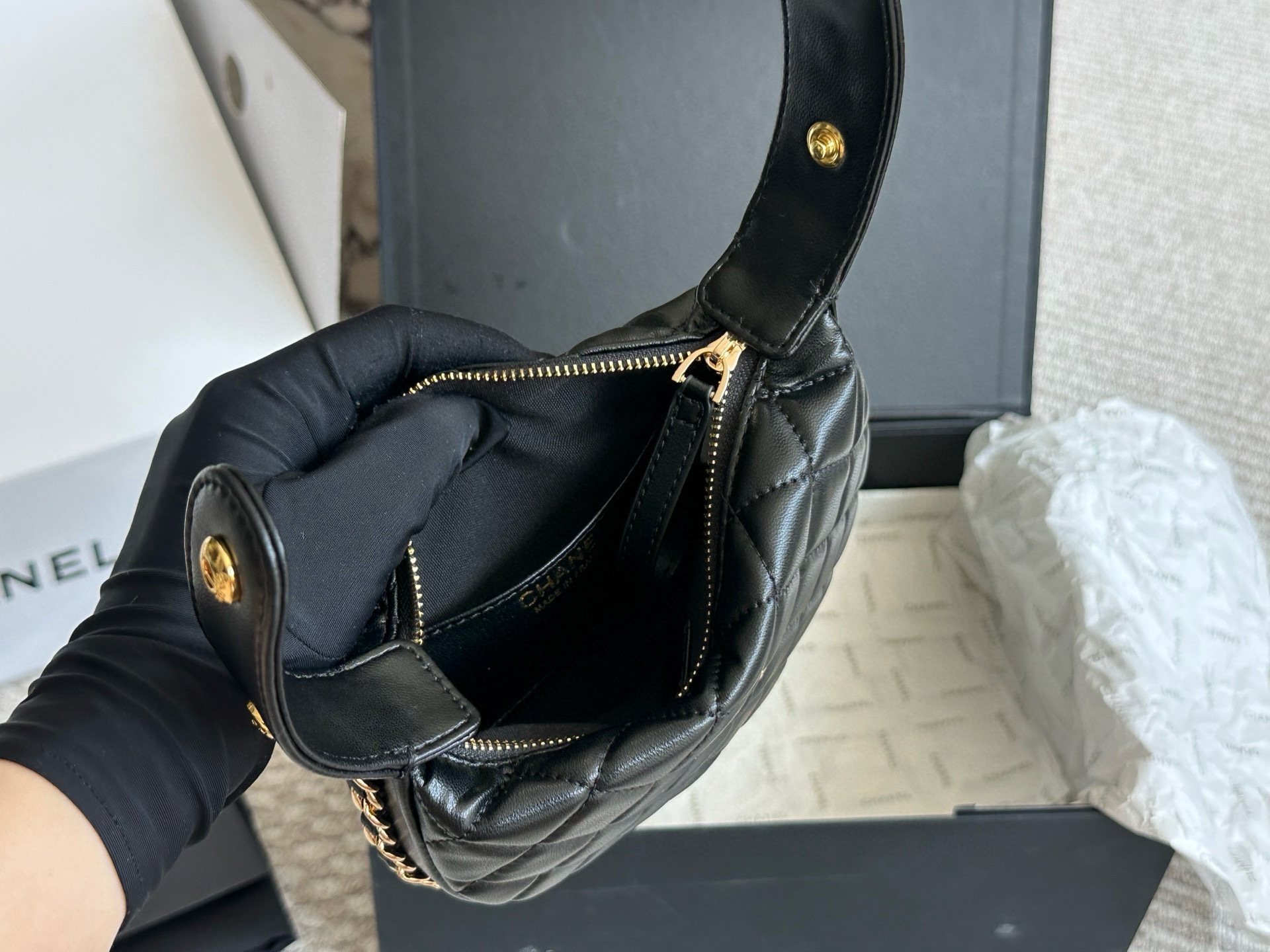 L0572-459-64$-CHANEL gallery