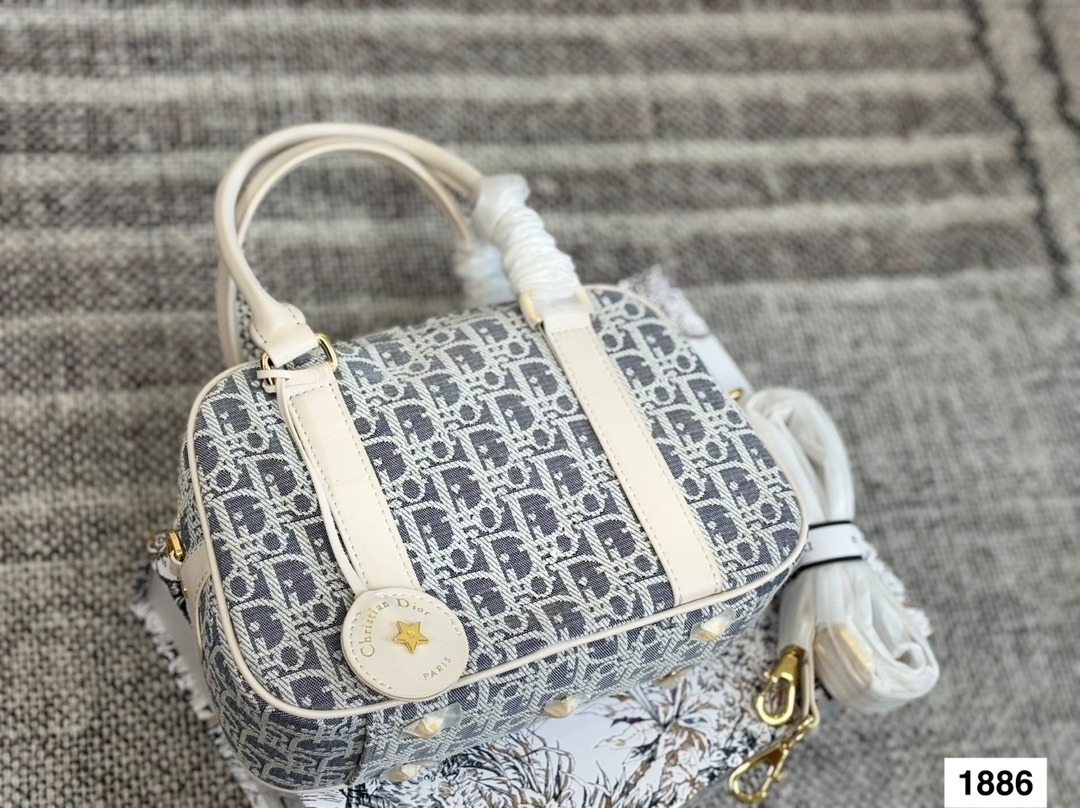 L0575-479-67$-DIOR gallery