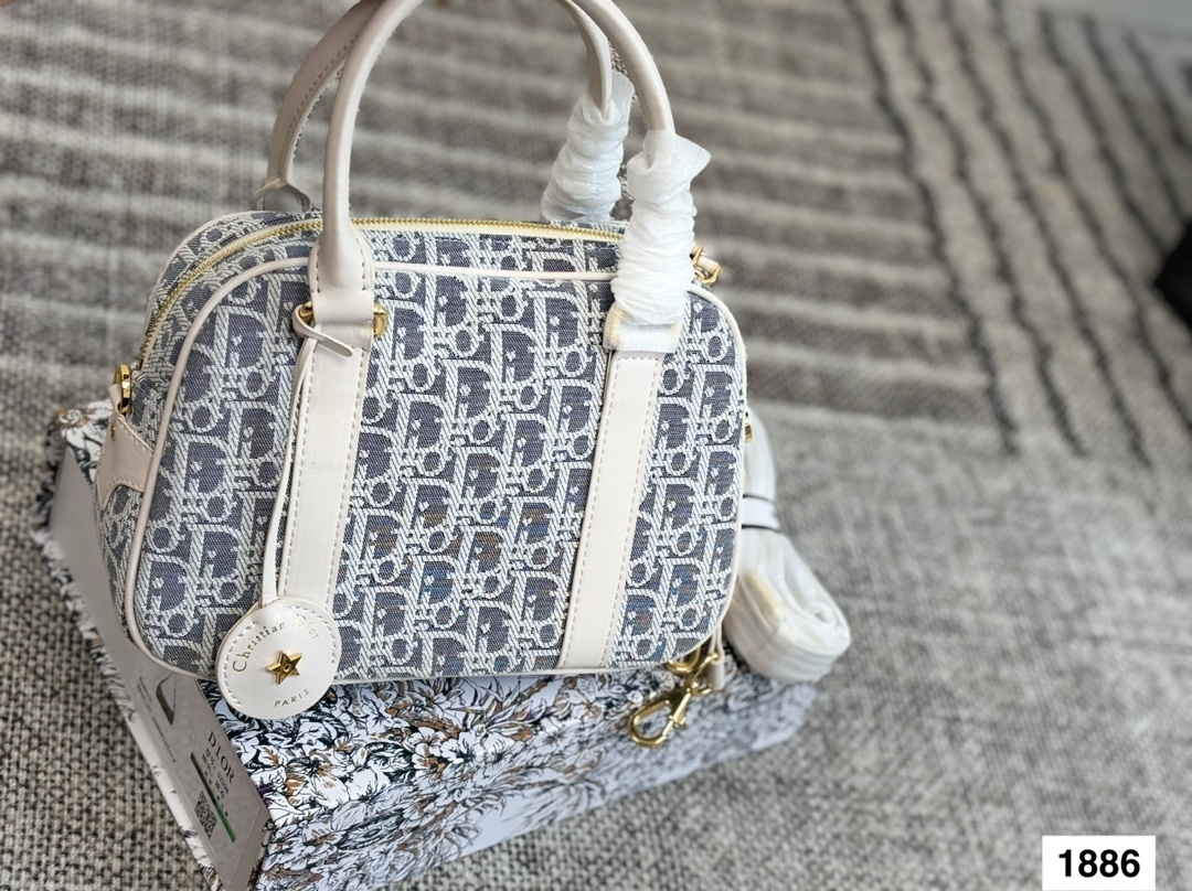 L0575-479-67$-DIOR gallery