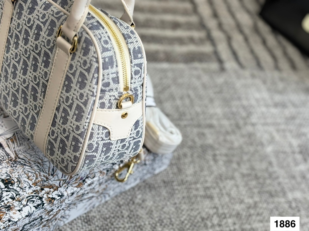 L0575-479-67$-DIOR gallery