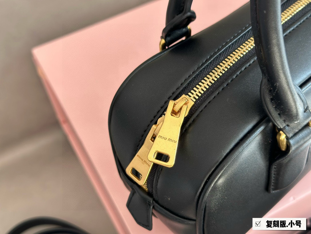 L0576-549-76.3$-MIUMIU gallery