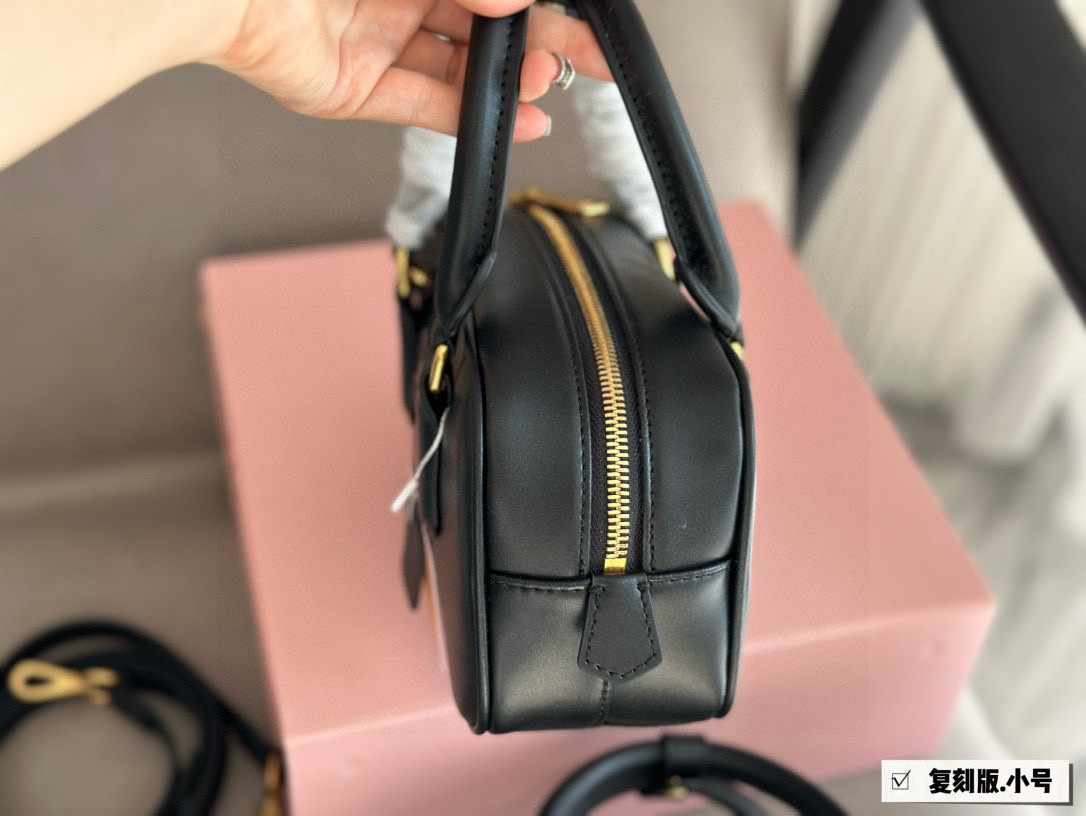 L0576-549-76.3$-MIUMIU gallery