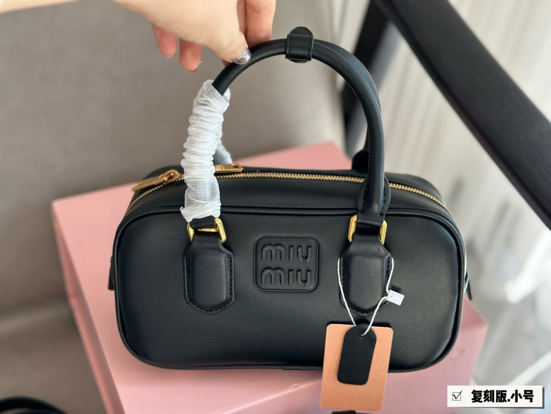 L0576-549-76.3$-MIUMIU gallery