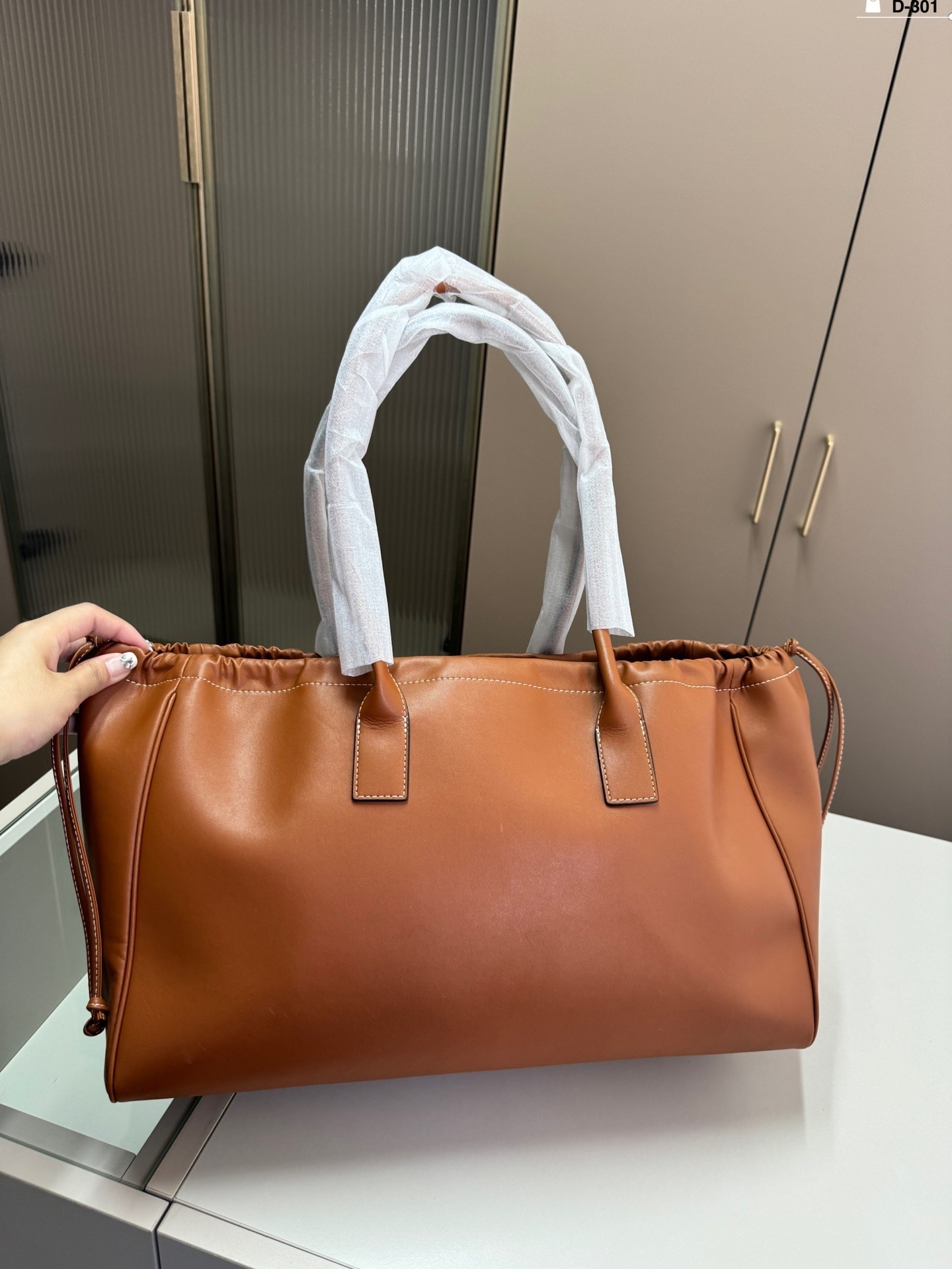 L0578-489-68.5$-Celine gallery