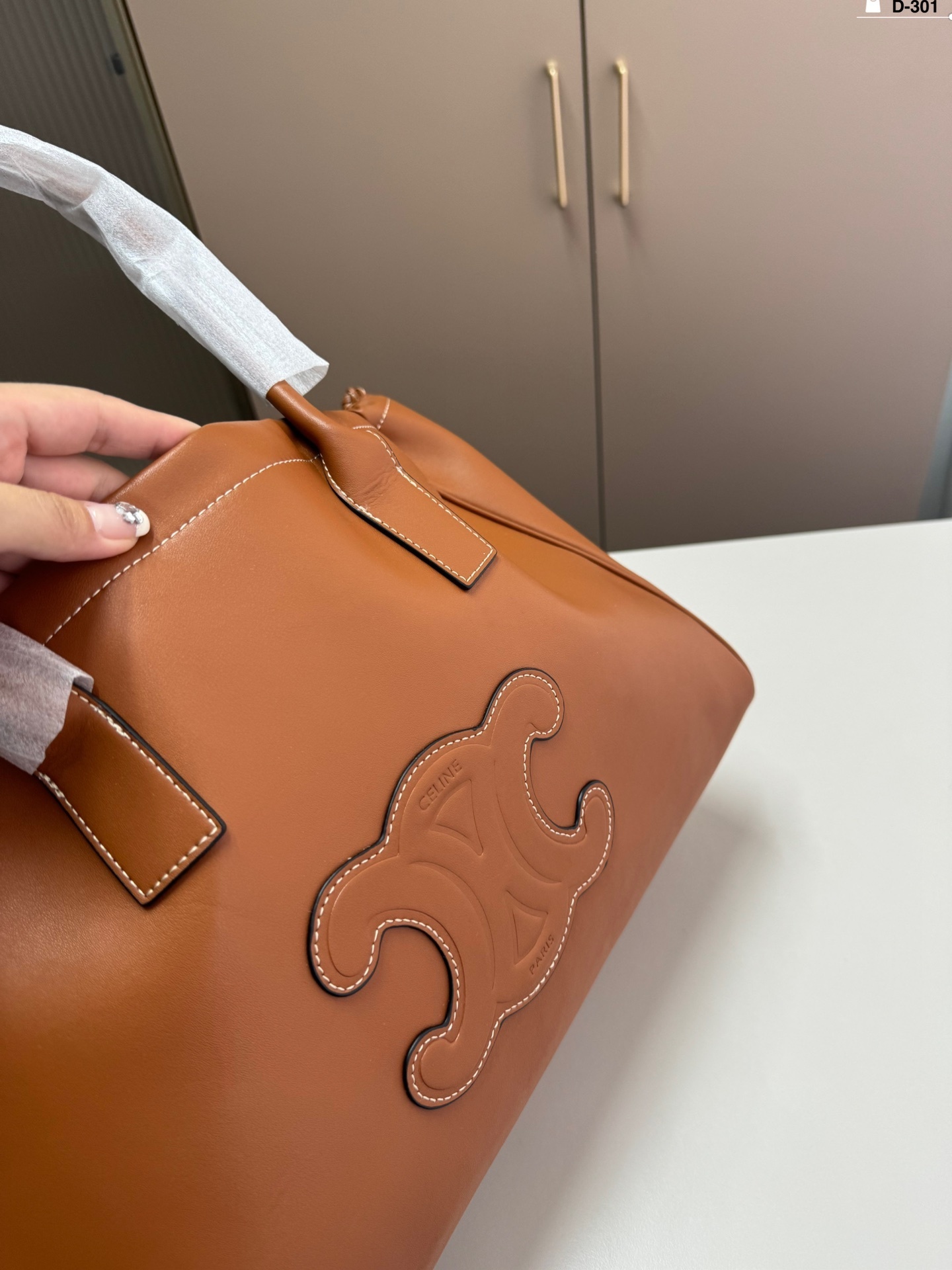 L0578-489-68.5$-Celine gallery