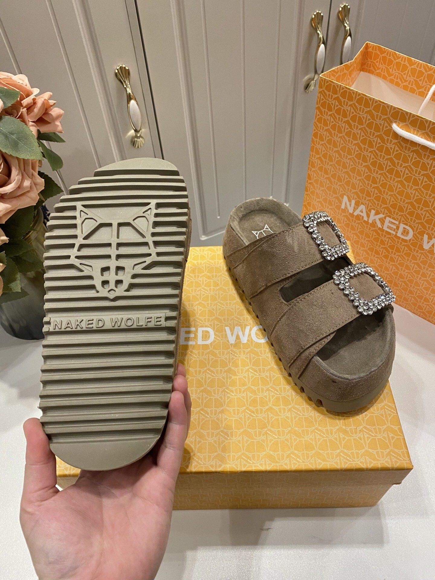 Naked wolfe-75.99$-S1913 gallery