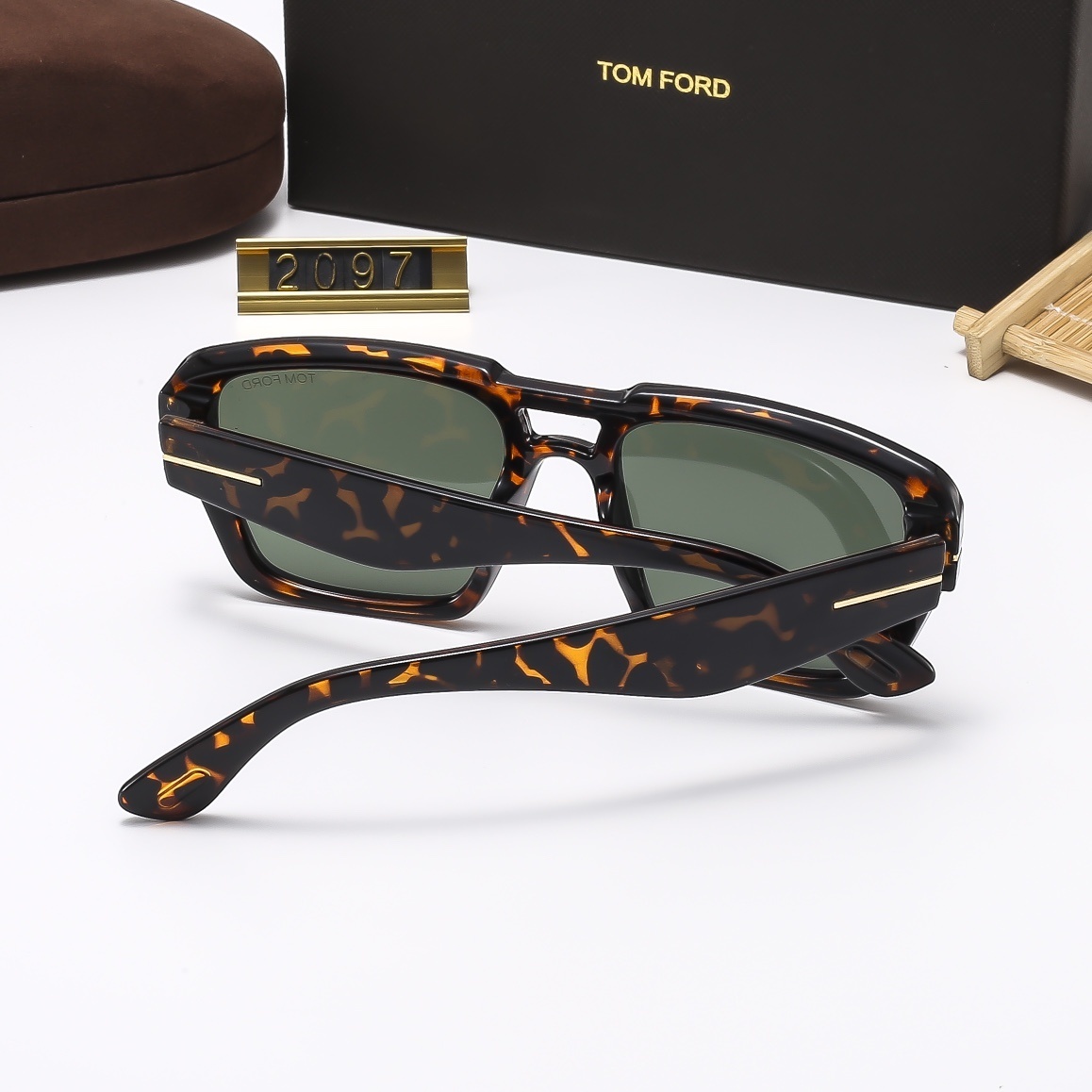 Tom Ford-17.99/24.99$-B2097 gallery