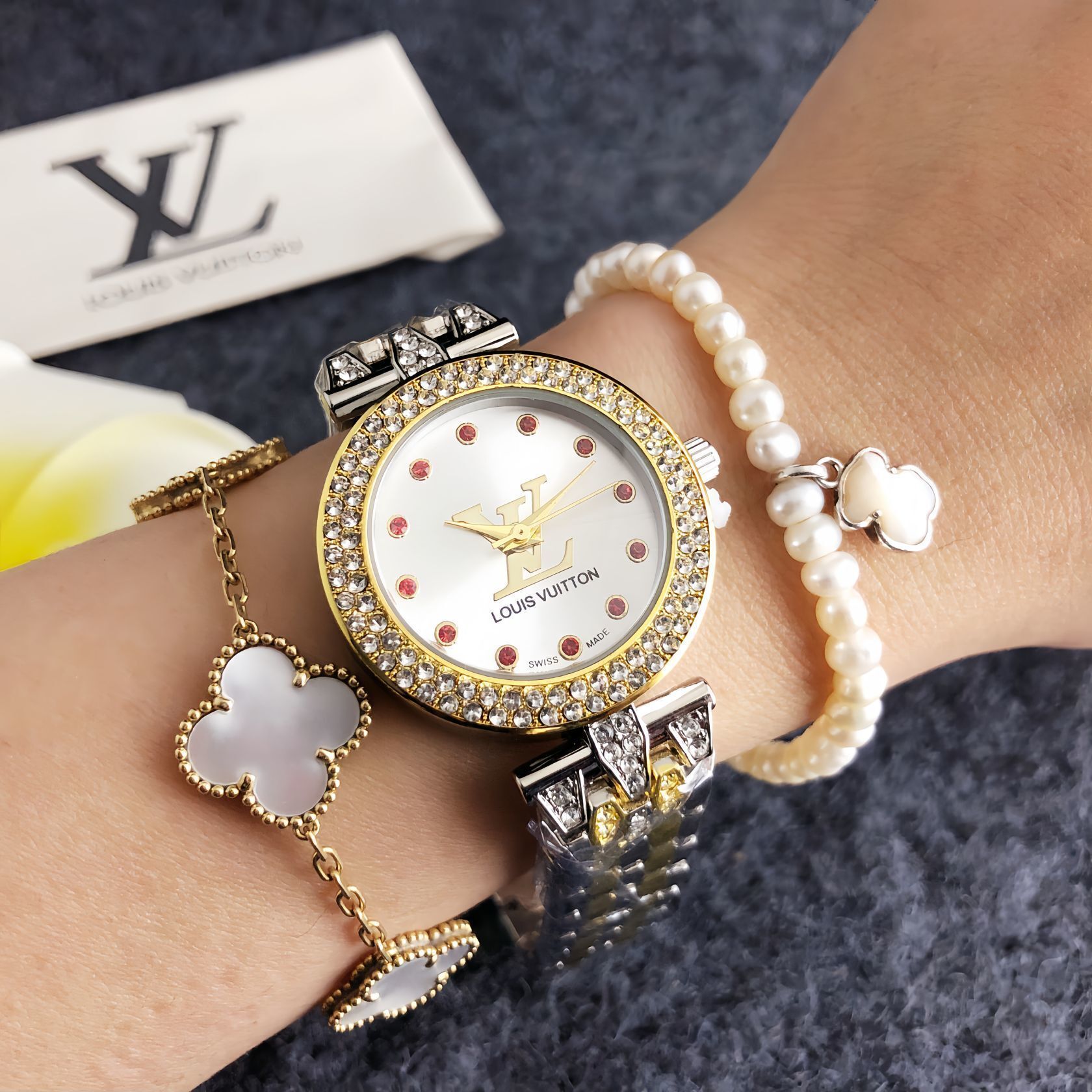 LVV-19.99$-A5910 gallery