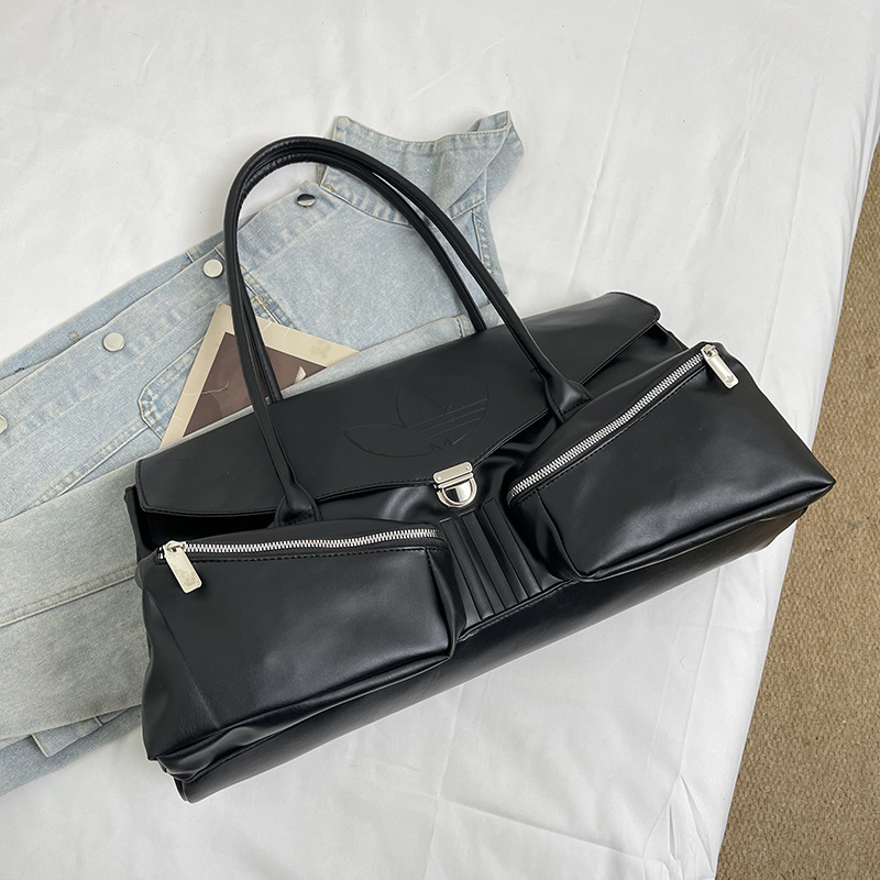 Adidas-39.99$-A5820 gallery